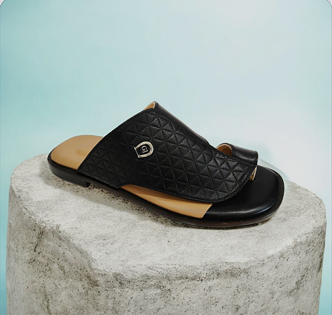 2026/01/1000567453.jpg نعلان G.J - الصورة 1